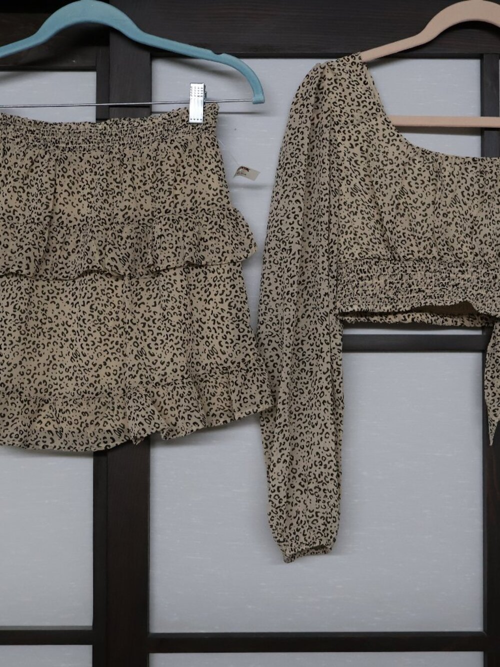 NWT JAPNA Leopard Print 2 Piece Crop Top Skirt Set w/ Scrunchie M